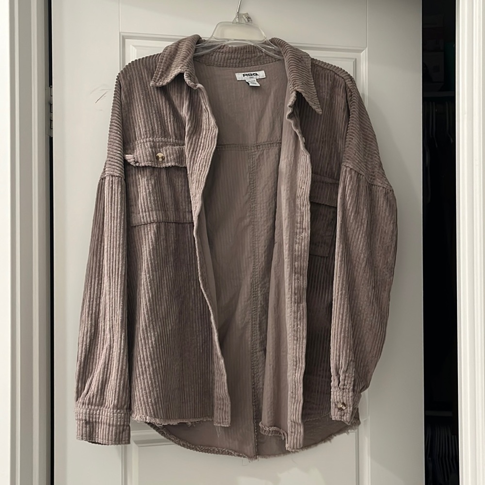 COPY - Tilly’s taupe corduroy shacket